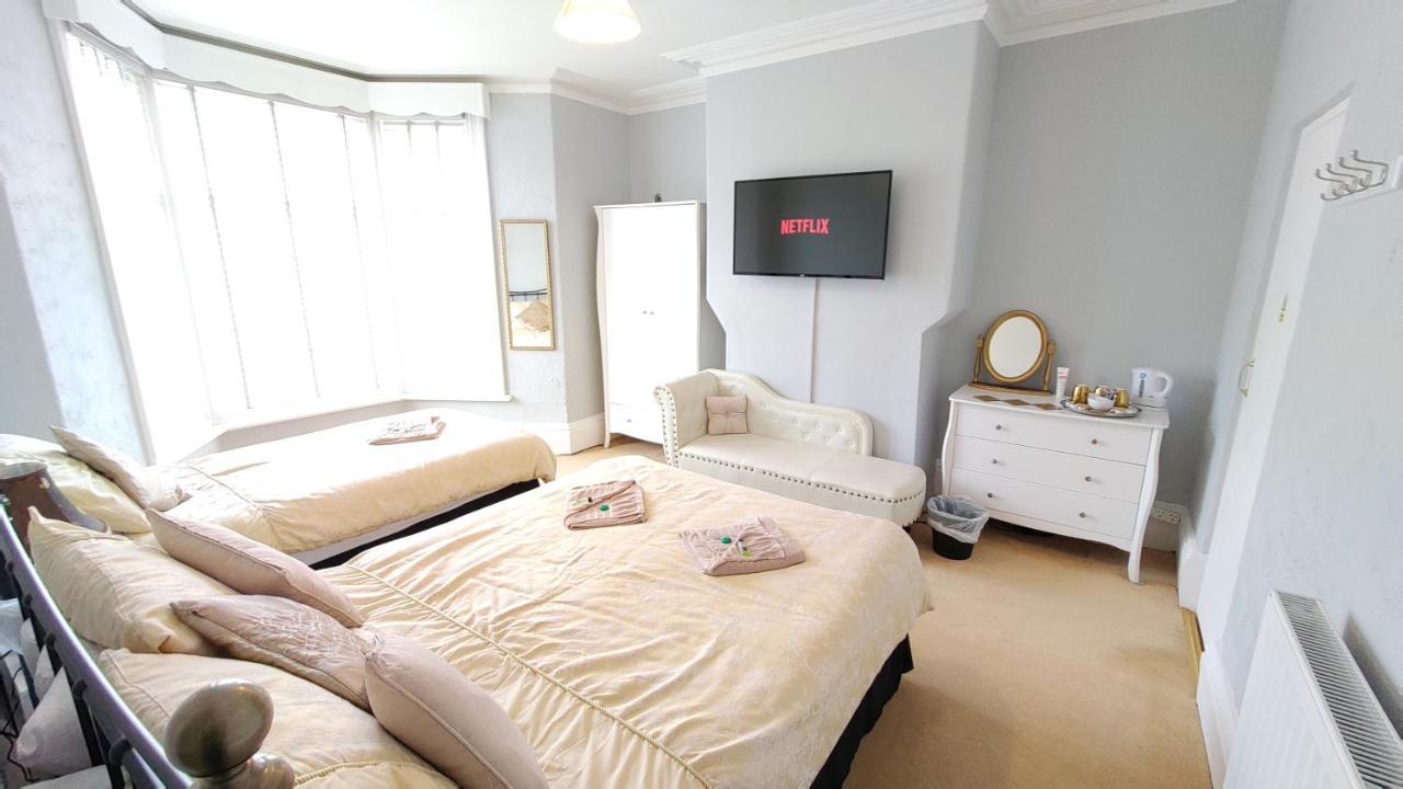 The Castleton Bed & Breakfast แบล็คพูล ภายนอก รูปภาพ